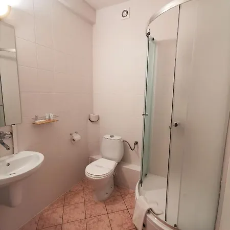 Paradiso Park 3*